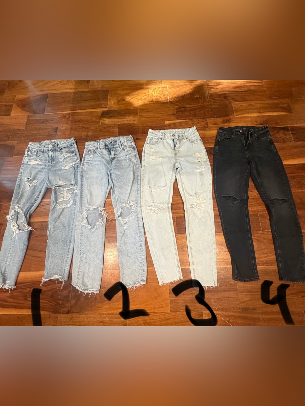 Women’s American Eagle “mom jeans” size 000